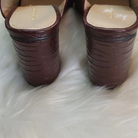 NEW Liz Claiborne Suede Like Burgundy,Gold and Textured Heel, Adjustable Buckle - Picture 4 of 15